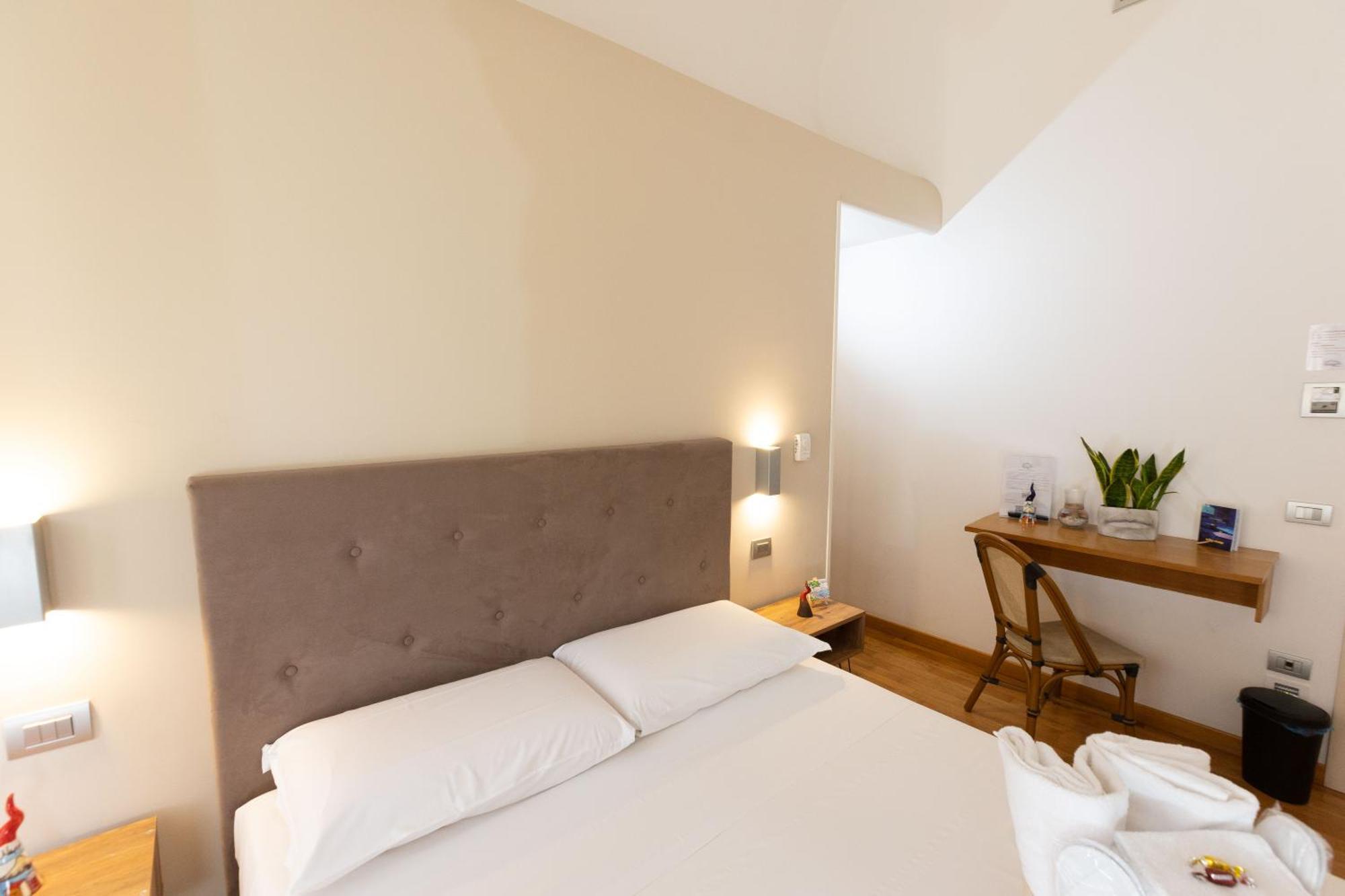 Lungomare Suite & Spa Neapel Exteriör bild